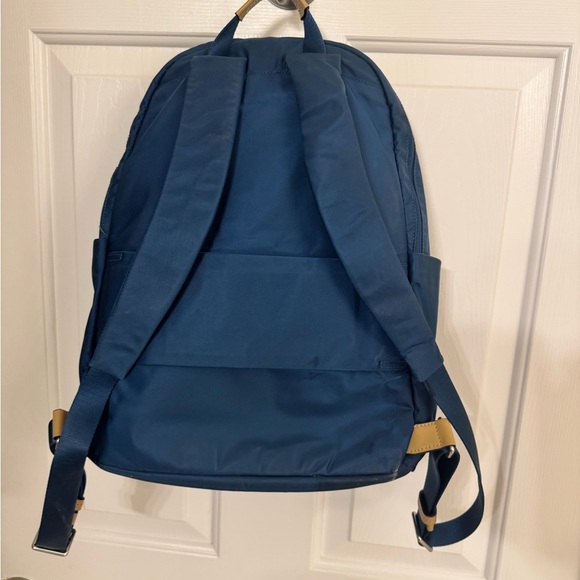 Tumi backpack - Picture 3 of 9